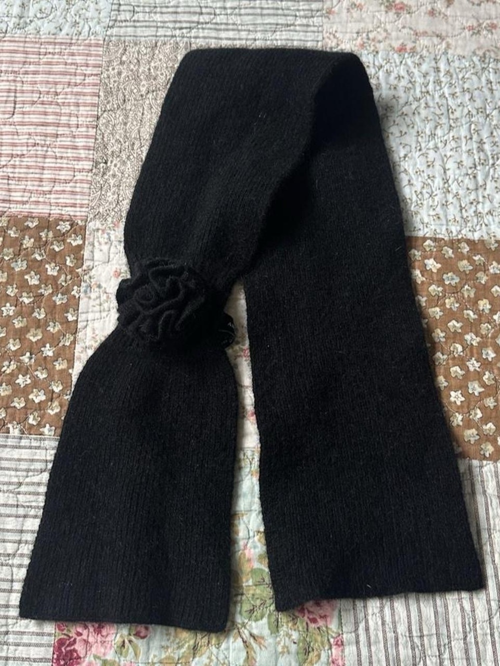 Ann Taylor black short wool scarf w/flower detail